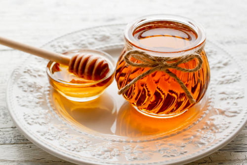 عسل طبیعی با طعم اصیل و عطر دلپذیر گل‌ ها